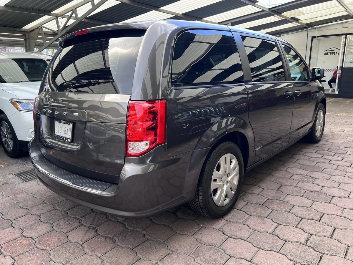 Dodge Grand Caravan SE 2020
